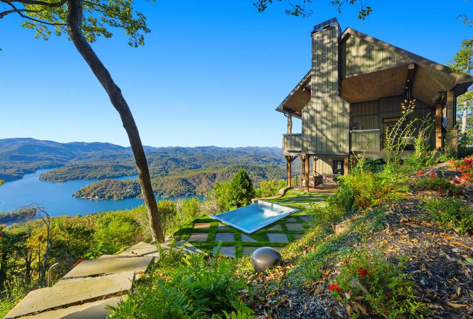 SkyHaüs at Lake Burton - Tiger, Georgia