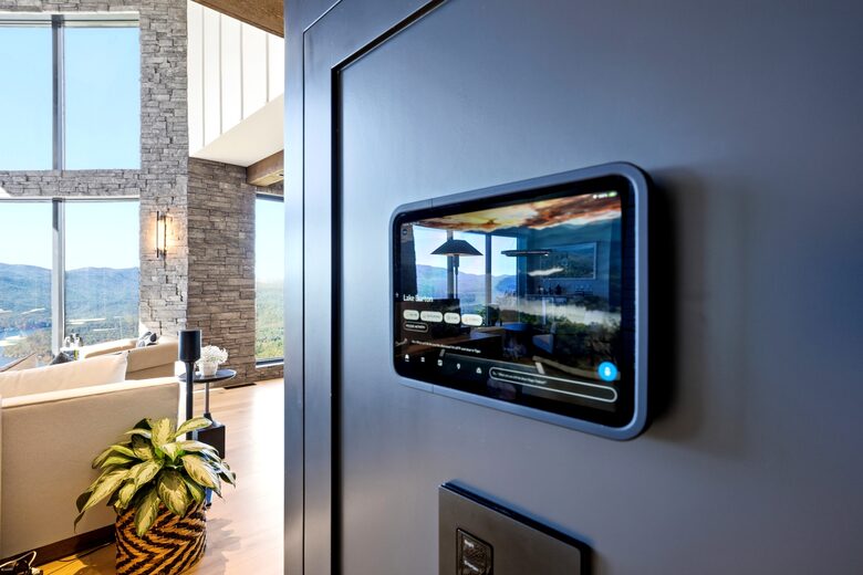 SkyHaüs at Lake Burton - Tiger, Georgia