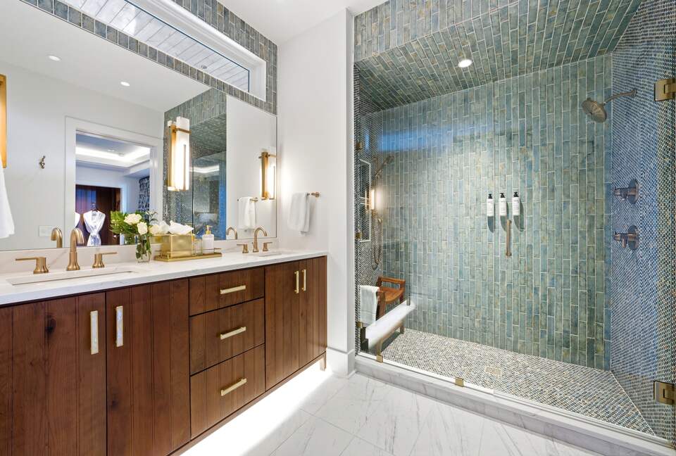 SkyHaüs at Lake Burton - Tiger, Georgia