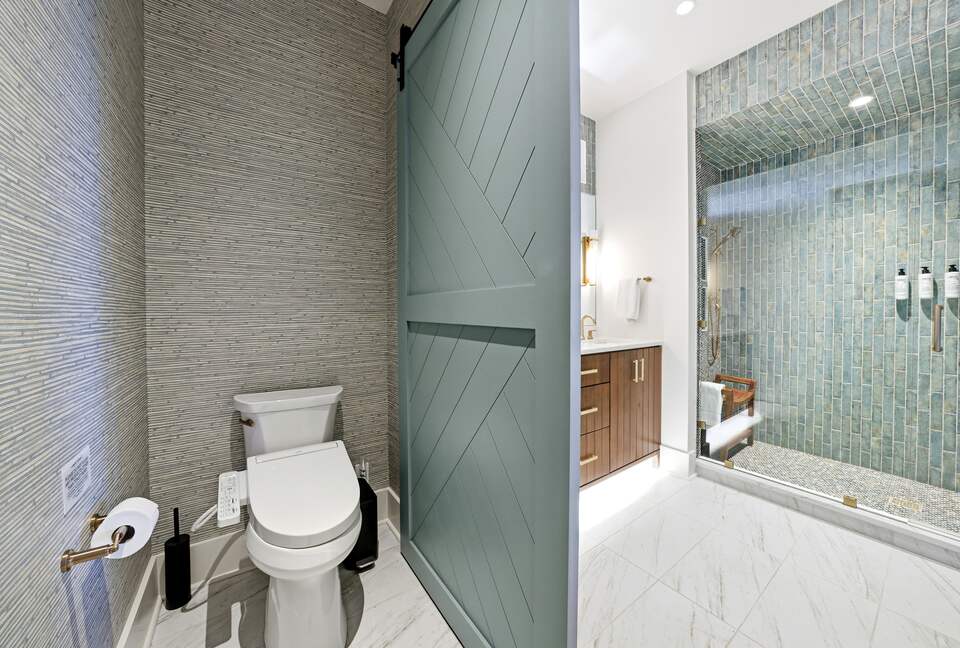 SkyHaüs at Lake Burton - Tiger, Georgia