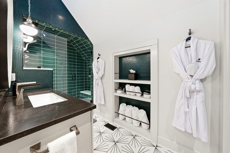 SkyHaüs at Lake Burton - Tiger, Georgia