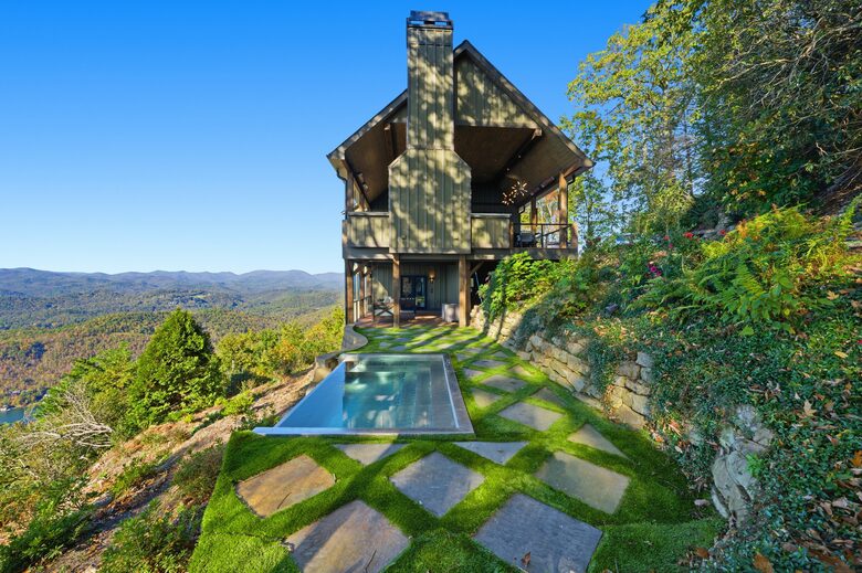 SkyHaüs at Lake Burton - Tiger, Georgia