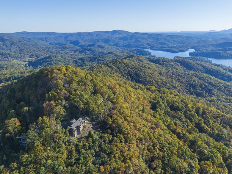 SkyHaüs at Lake Burton - Tiger, Georgia