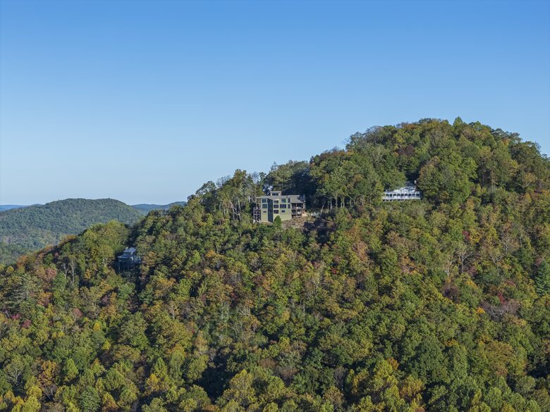 SkyHaüs at Lake Burton - Tiger, Georgia