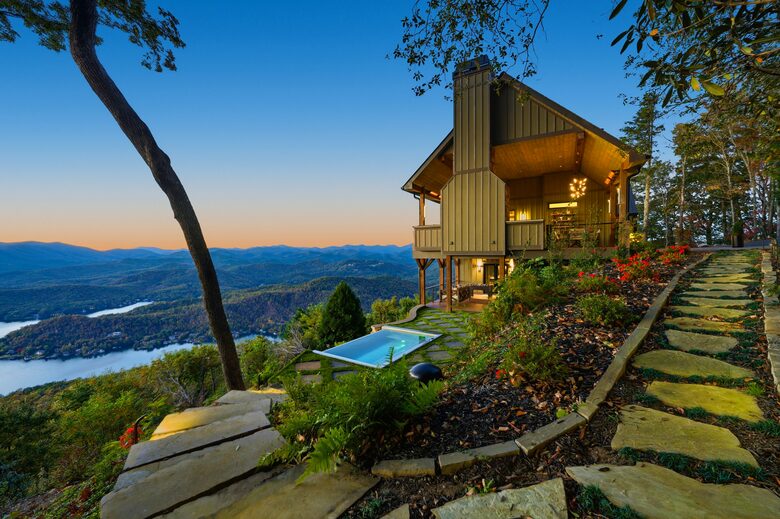 SkyHaüs at Lake Burton - Tiger, Georgia