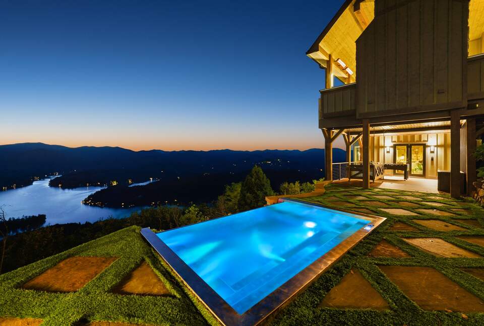 SkyHaüs at Lake Burton - Tiger, Georgia