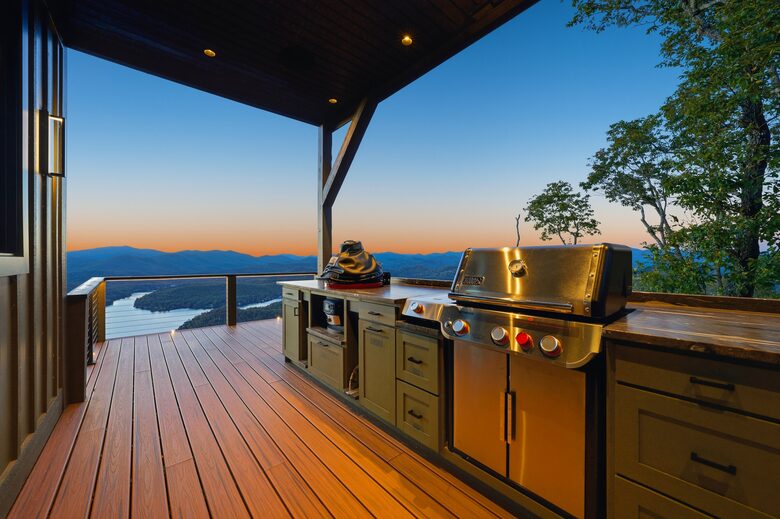 SkyHaüs at Lake Burton - Tiger, Georgia