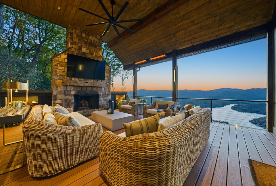 SkyHaüs at Lake Burton - Tiger, Georgia