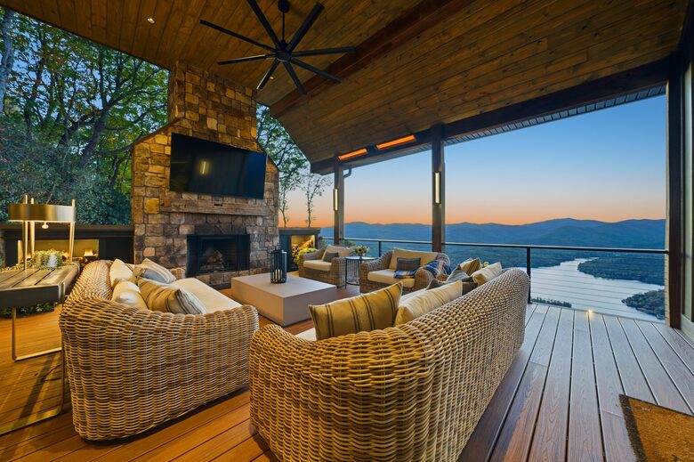 SkyHaüs at Lake Burton - Tiger, Georgia