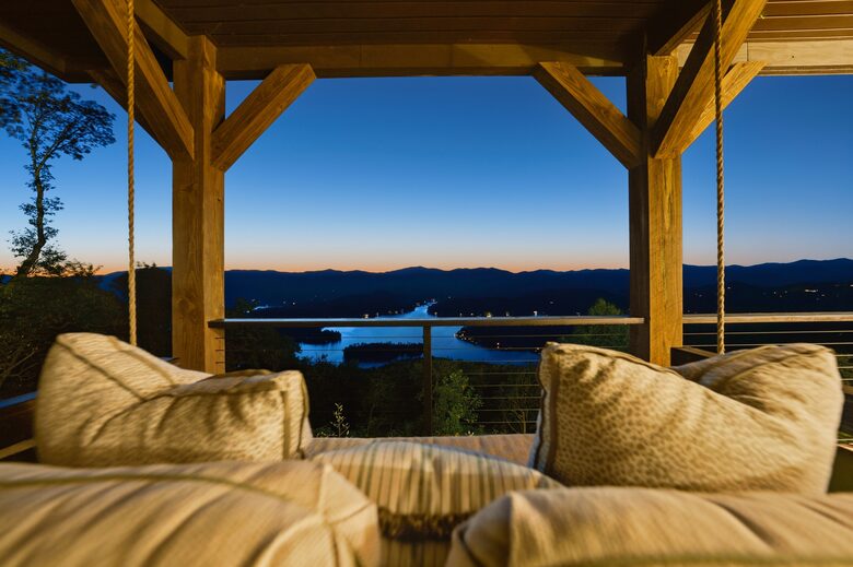 SkyHaüs at Lake Burton - Tiger, Georgia