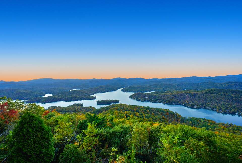 SkyHaüs at Lake Burton - Tiger, Georgia