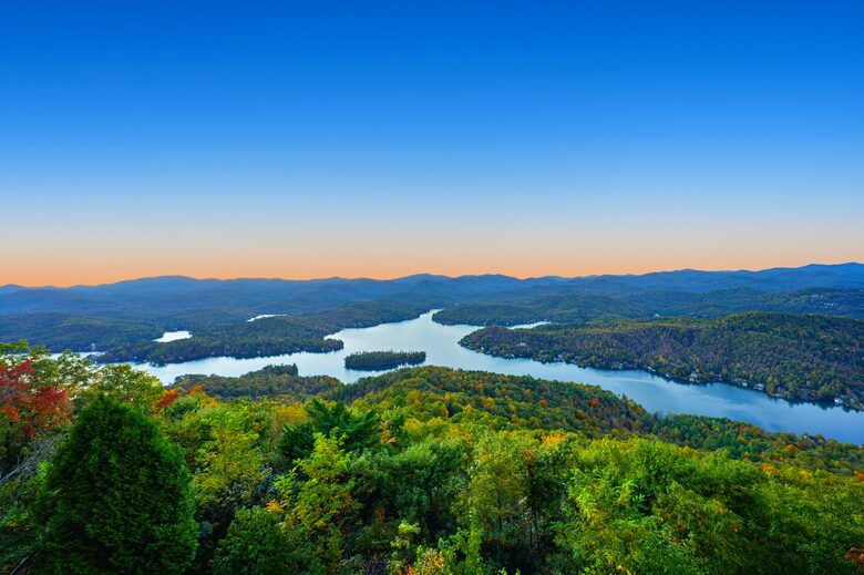 SkyHaüs at Lake Burton - Tiger, Georgia