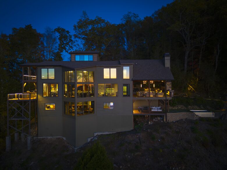 SkyHaüs at Lake Burton - Tiger, Georgia