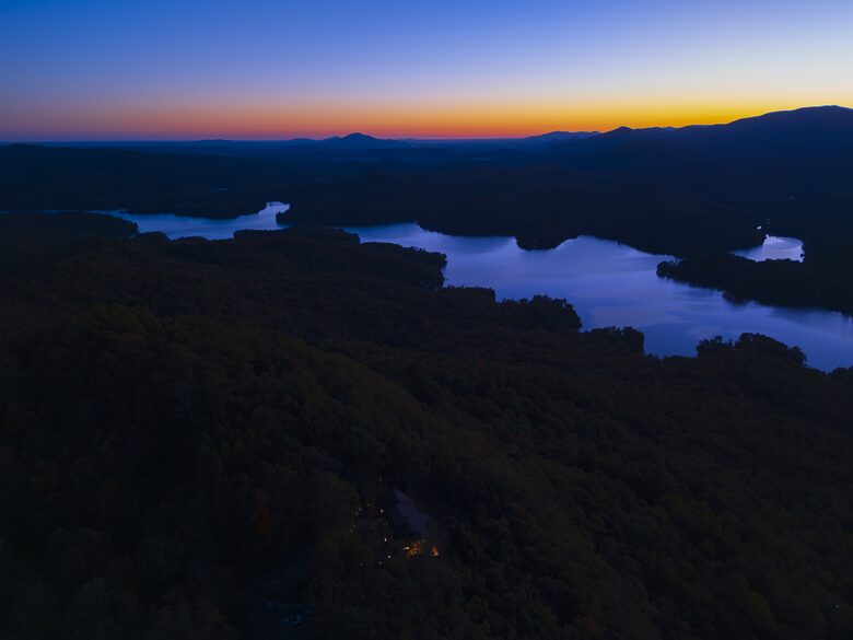 SkyHaüs at Lake Burton - Tiger, Georgia