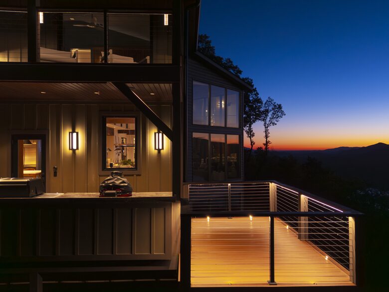 SkyHaüs at Lake Burton - Tiger, Georgia