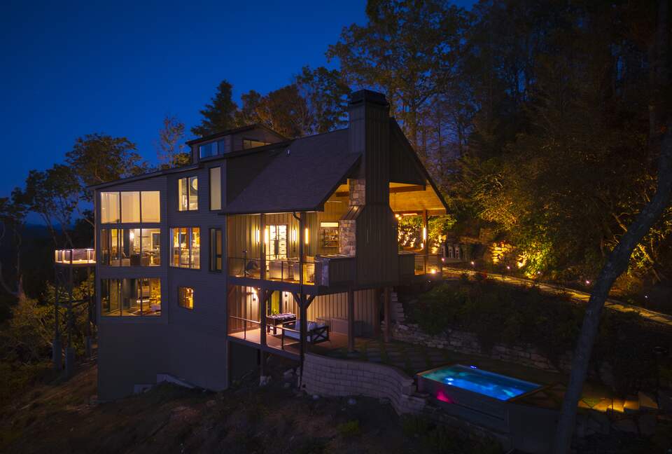 SkyHaüs at Lake Burton - Tiger, Georgia