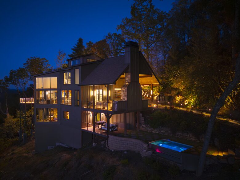 SkyHaüs at Lake Burton - Tiger, Georgia