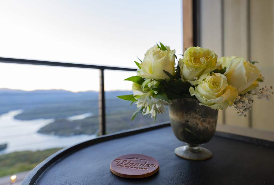 SkyHaüs at Lake Burton - Tiger, Georgia