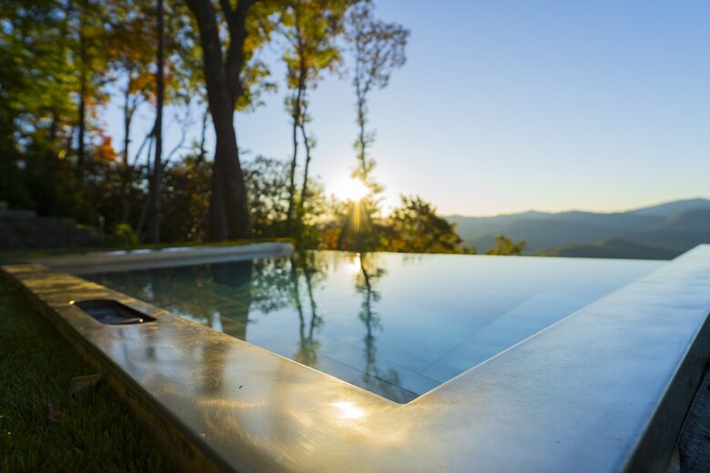 SkyHaüs at Lake Burton - Tiger, Georgia