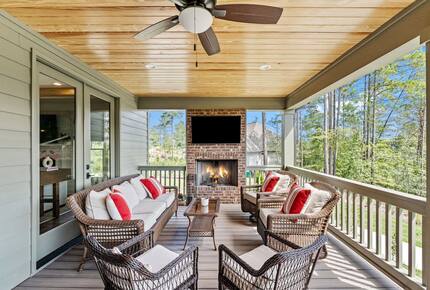 Luxury Lake House Near Clemson - Six Mile, South Carolina