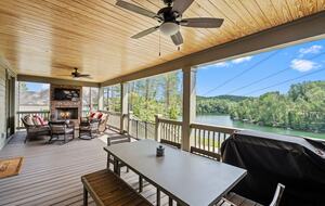 Luxury Lake House Near Clemson - Six Mile, South Carolina