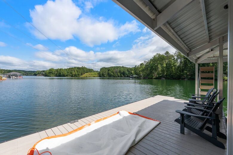 Luxury Lake House Near Clemson - Six Mile, South Carolina