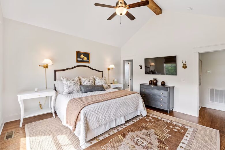 Luxury Lake House Near Clemson - Six Mile, South Carolina