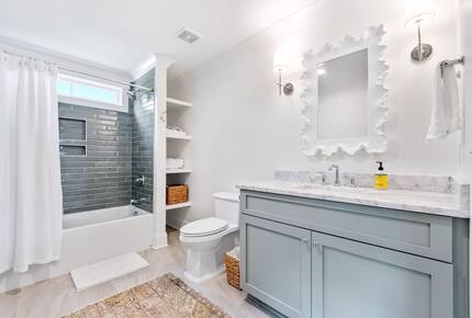 Luxury Lake House Near Clemson - Six Mile, South Carolina