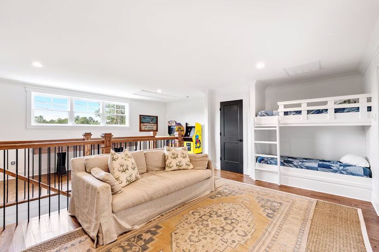 Luxury Lake House Near Clemson - Six Mile, South Carolina