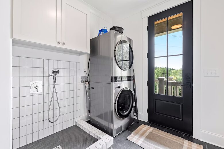 Luxury Lake House Near Clemson - Six Mile, South Carolina