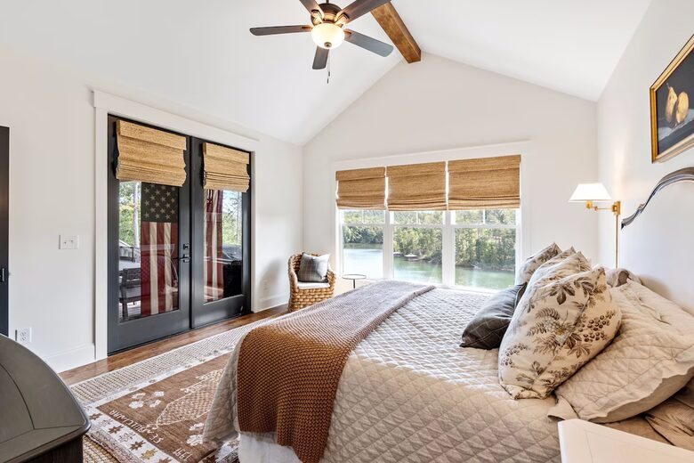 Luxury Lake House Near Clemson - Six Mile, South Carolina