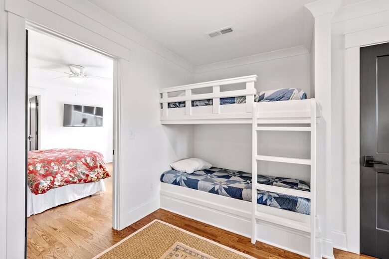 Luxury Lake House Near Clemson - Six Mile, South Carolina