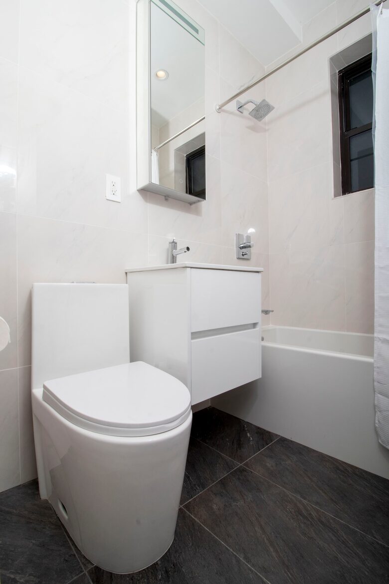 Stylish Brownstone Retreat in the Heart of Historic Brooklyn - Brooklyn, New York