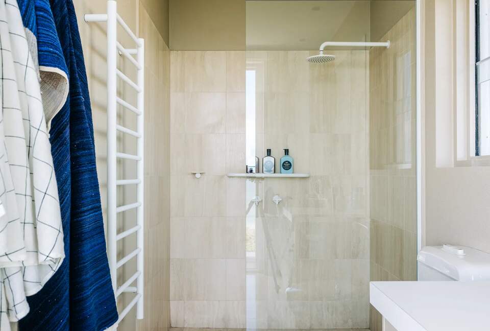 Luxury Coastal Retreat with Direct Beach Access - Queenscliff, Australia