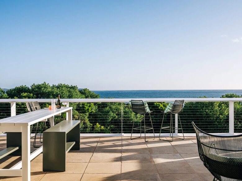 Luxury Coastal Retreat with Direct Beach Access - Queenscliff, Australia