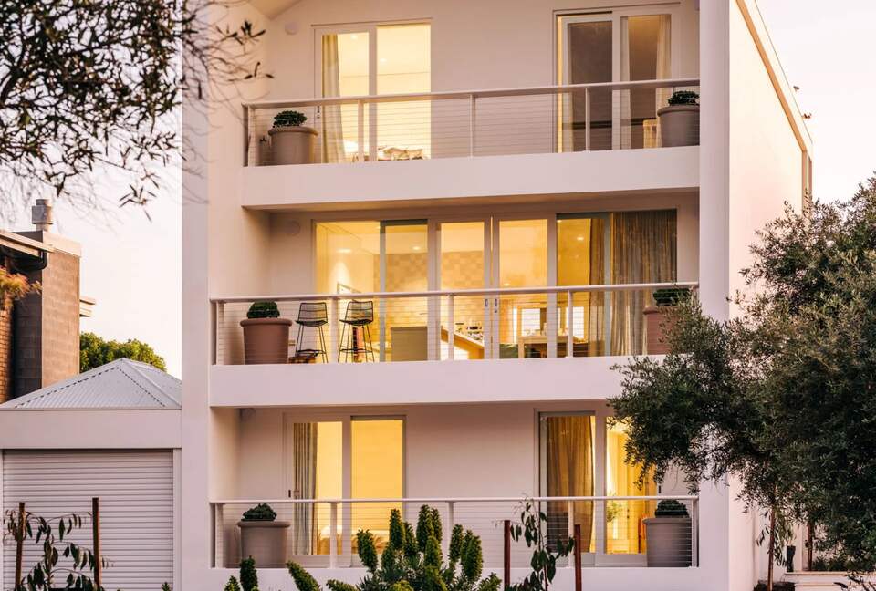 Luxury Coastal Retreat with Direct Beach Access - Queenscliff, Australia