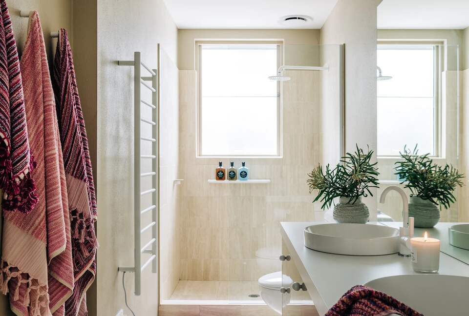 Luxury Coastal Retreat with Direct Beach Access - Queenscliff, Australia