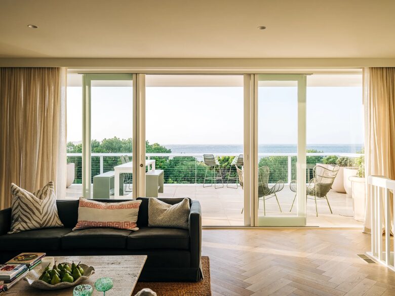 Luxury Coastal Retreat with Direct Beach Access - Queenscliff, Australia