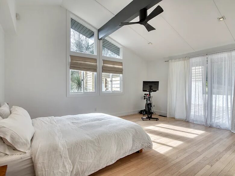 Private East Hampton Escape with Pool and Volleyball Court - East Hampton, New York