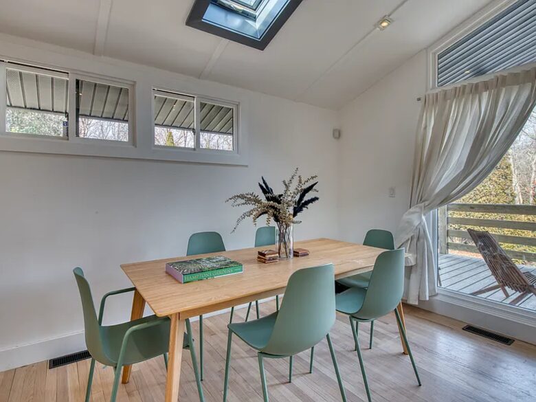 Private East Hampton Escape with Pool and Volleyball Court - East Hampton, New York