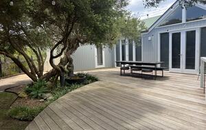 Elegant Oceanview Retreat Surrounded by Nature - Point Lonsdale, Australia