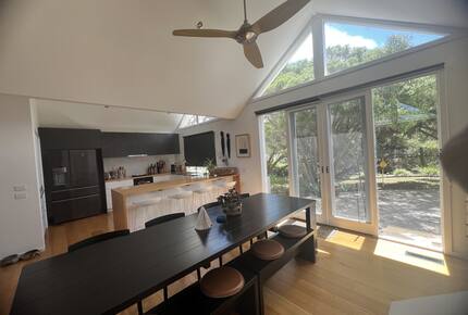 Elegant Oceanview Retreat Surrounded by Nature - Point Lonsdale, Australia