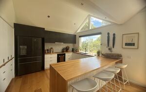 Elegant Oceanview Retreat Surrounded by Nature - Point Lonsdale, Australia