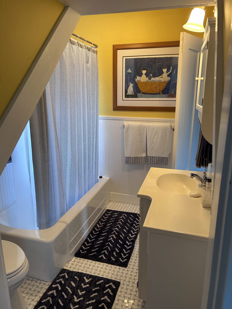 Refined Island Escape Minutes from Boothbay Harbor - Boothbay, Maine