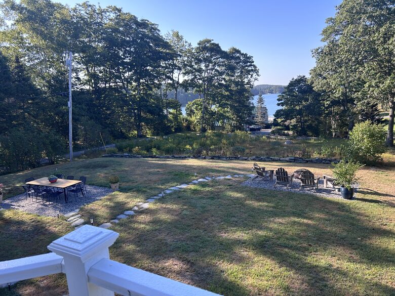 Refined Island Escape Minutes from Boothbay Harbor - Boothbay, Maine