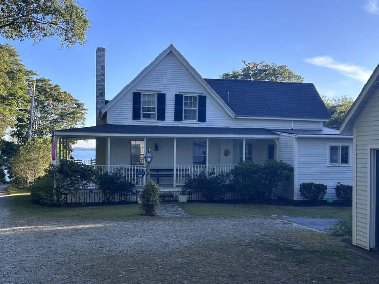 Refined Island Escape Minutes from Boothbay Harbor - Boothbay, Maine