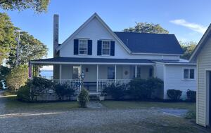 Refined Island Escape Minutes from Boothbay Harbor - Boothbay, Maine