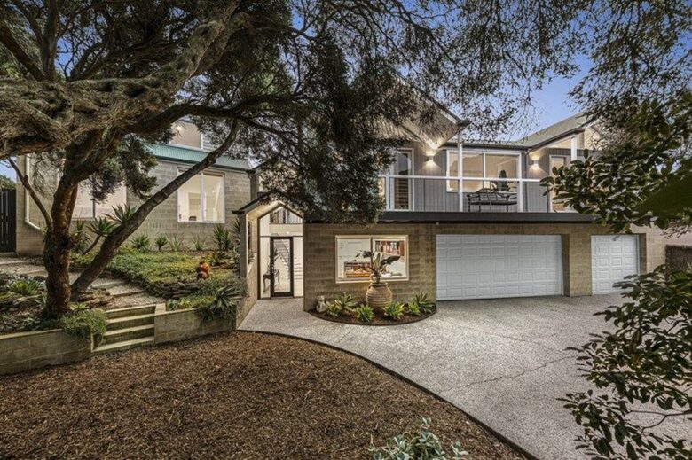 Elegant Oceanview Retreat Surrounded by Nature - Point Lonsdale, Australia