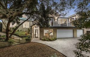 Elegant Oceanview Retreat Surrounded by Nature - Point Lonsdale, Australia