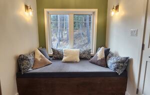 Upstairs nook/alcove.